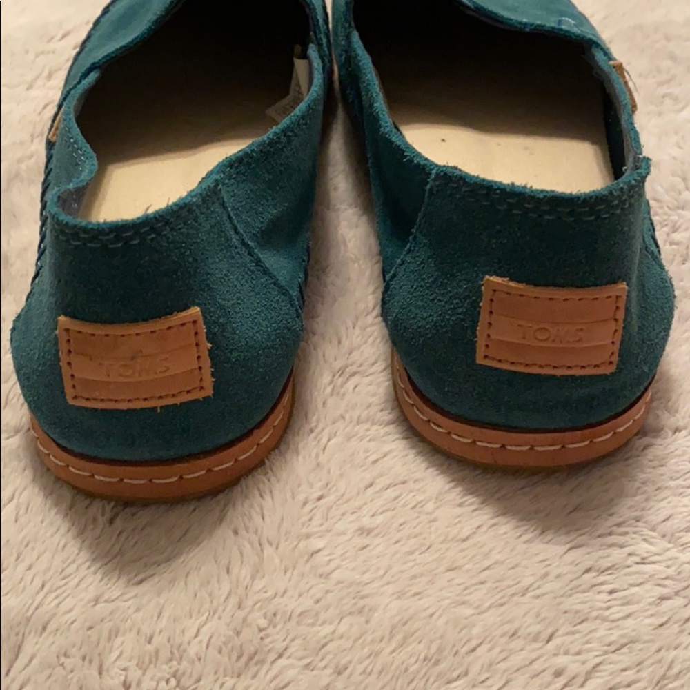 Toms - Picture 2 of 7